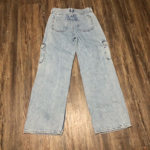 Old Navy Sky Hi Wide Leg Jeans Women's 0 Drapey Cargo Denim in Derby Wash - Picture 5 of 7